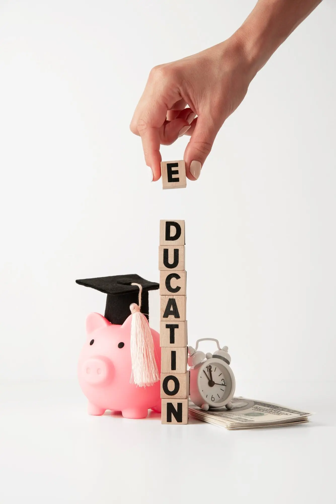 Nahaufnahme von Bildungs- und Wirtschaftsobjekten