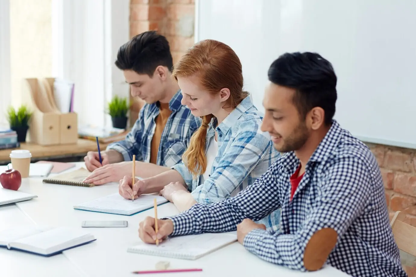 Bitte sende mir die ursprüngliche Beschreibung, die ich auf Deutsch umformulieren soll.